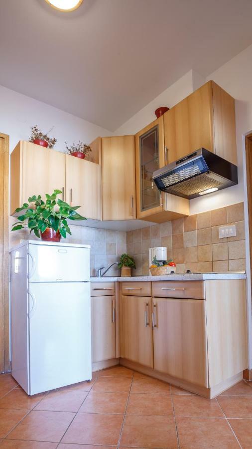 Apartment Josephine 2 Малинска Екстериор снимка